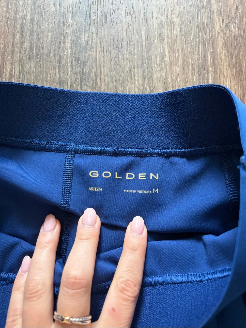 Aritzia size medium